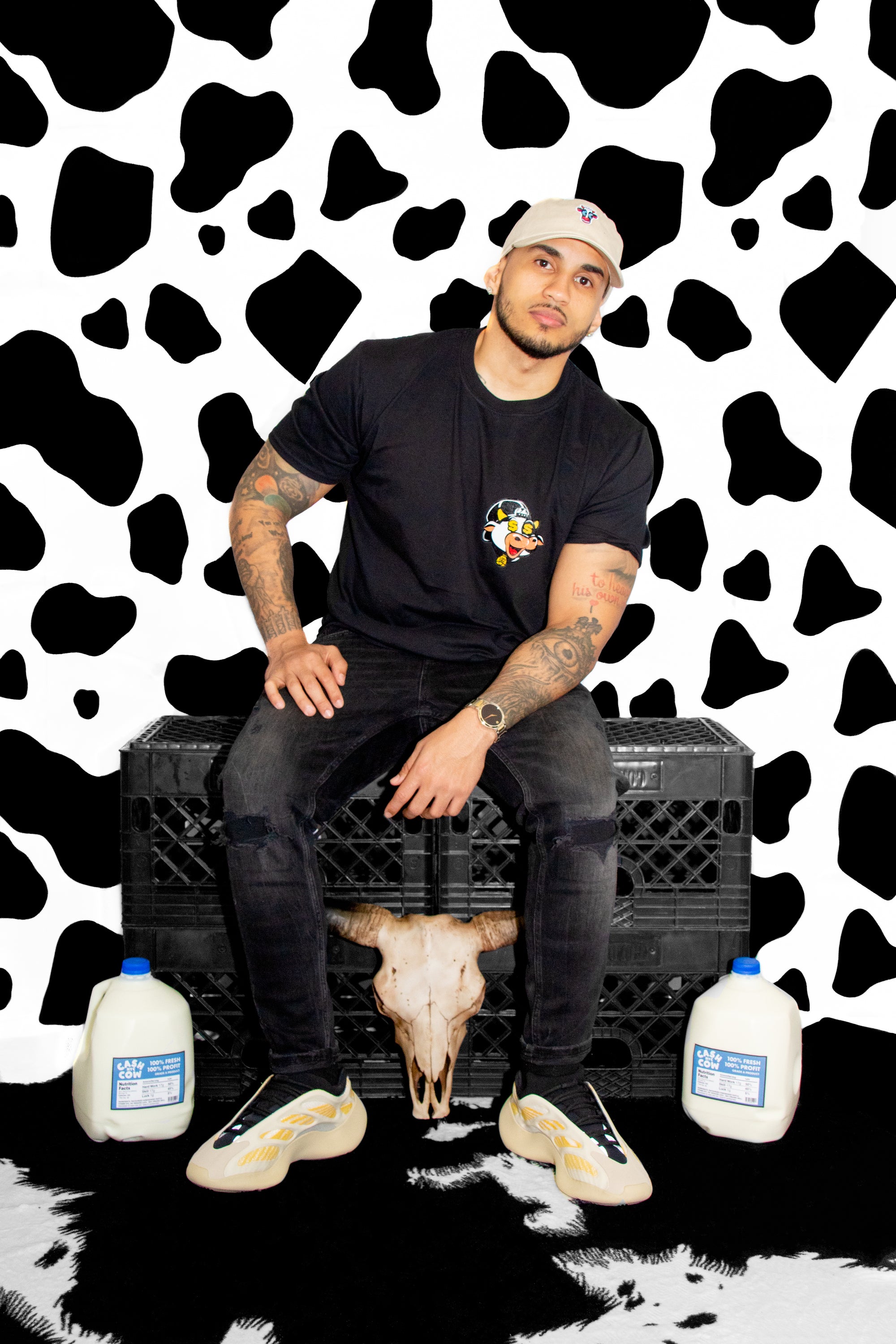 Young Mooo - Black Tee